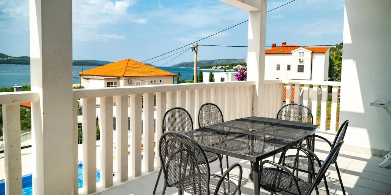 Calma Apartments Trogir